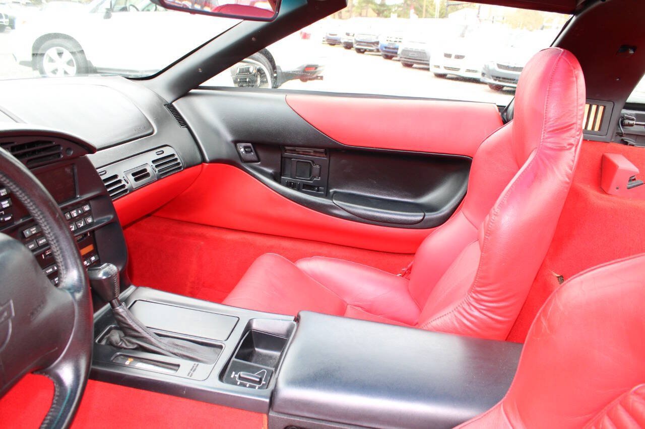 Used 1996 Chevrolet Corvette Coupe RWD image 14