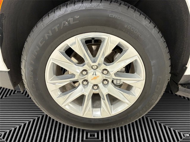 Used 2024 Chevrolet Suburban Premier w/ Advanced Technology Package image 9