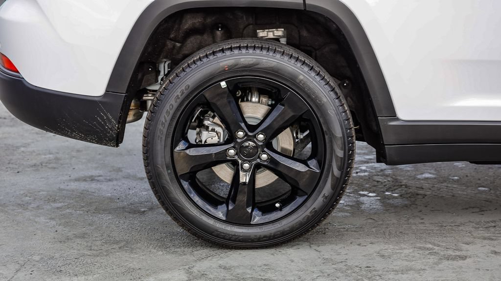 New 2026 Jeep Grand Cherokee Limited w/ Limited Altitude Package AWD/4WD image 12
