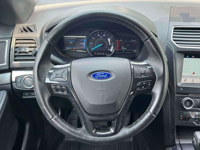Used 2018 Ford Explorer XLT w/ Equipment Group 202A AWD/4WD image 17