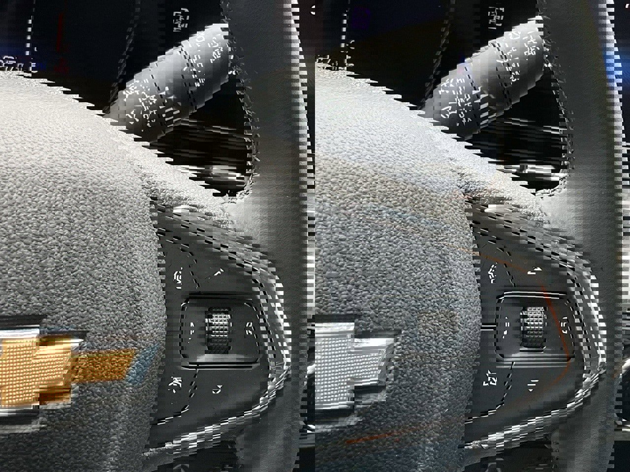 Used 2025 Chevrolet Trax LT w/ LT Convenience Package image 23