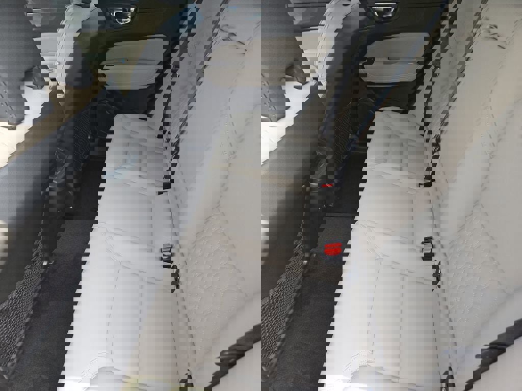 Certified 2026 Volvo XC60 B5 Plus w/ Protection Package Premier AWD/4WD image 32