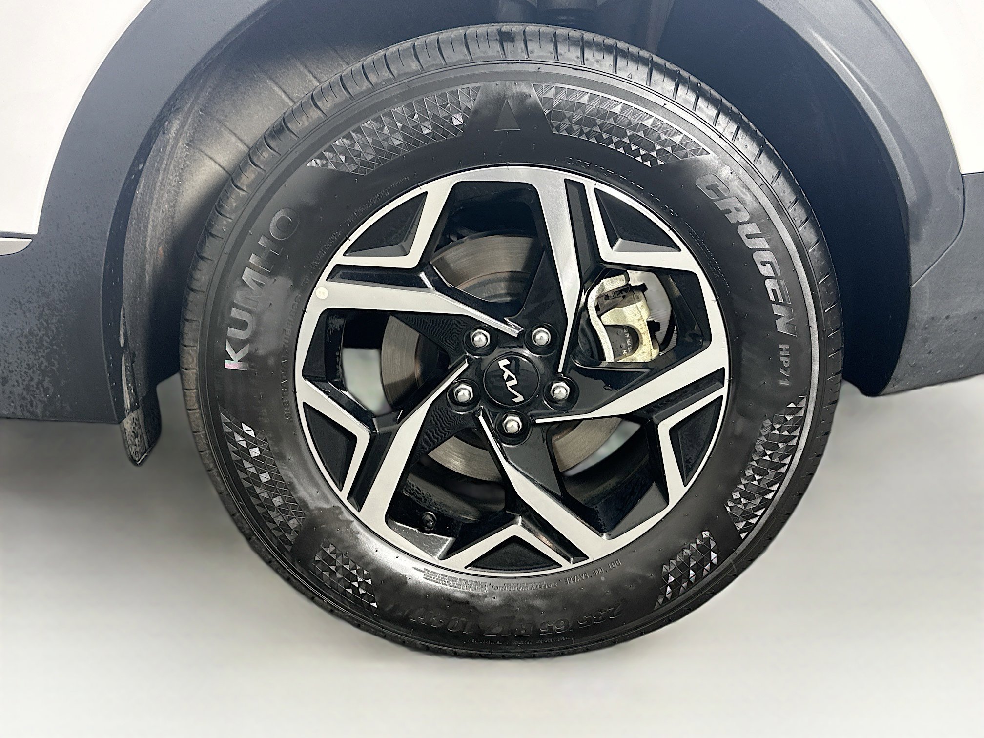 Used 2025 Kia Sportage LX image 11