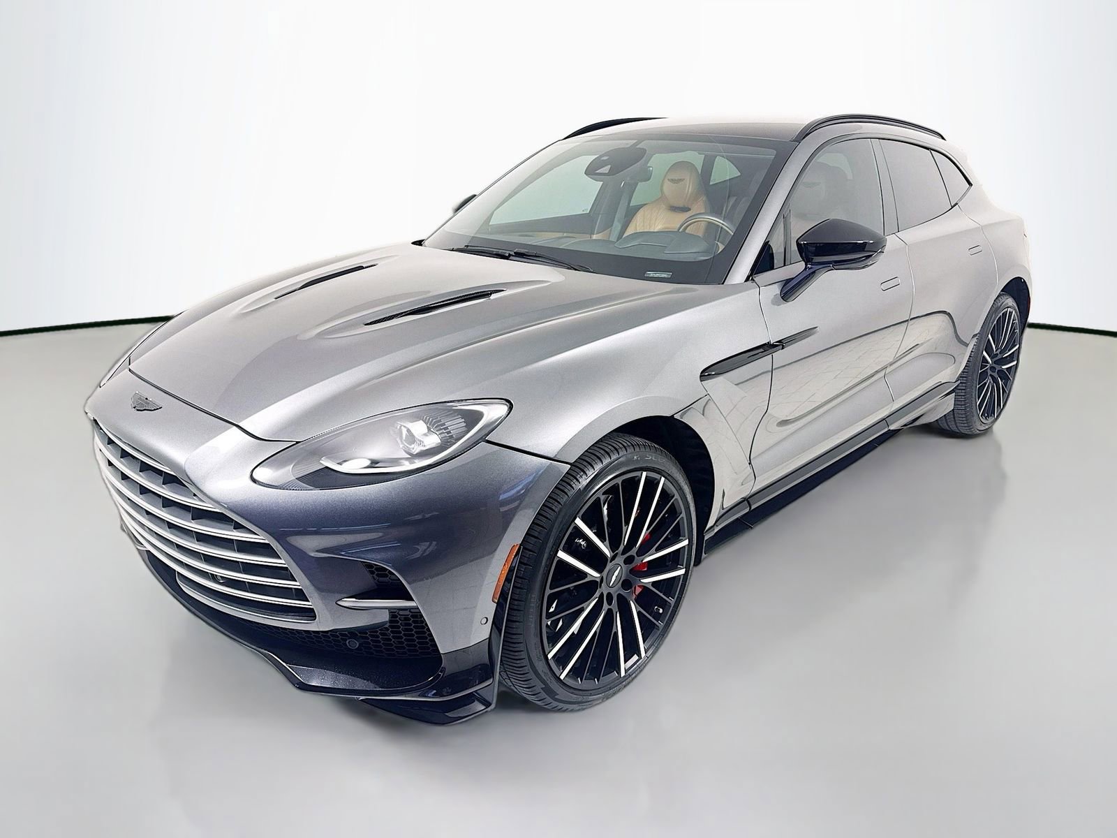 Used 2024 Aston Martin DBX 707 AWD/4WD image 3