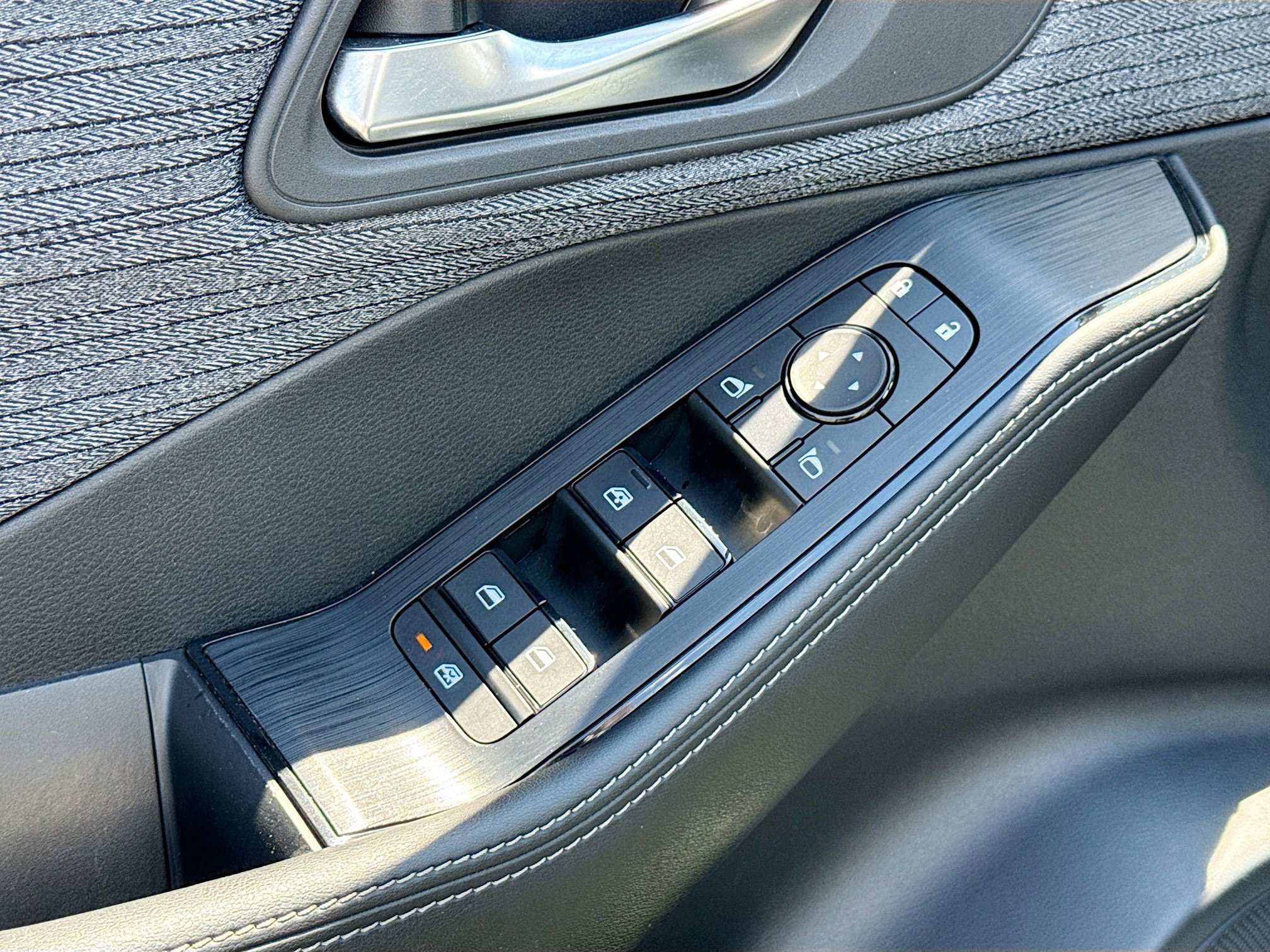 Certified 2023 Nissan Rogue SV AWD/4WD image 8
