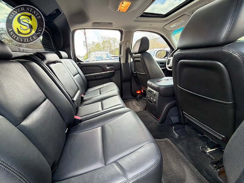 Used 2009 Cadillac Escalade EXT AWD/4WD image 17