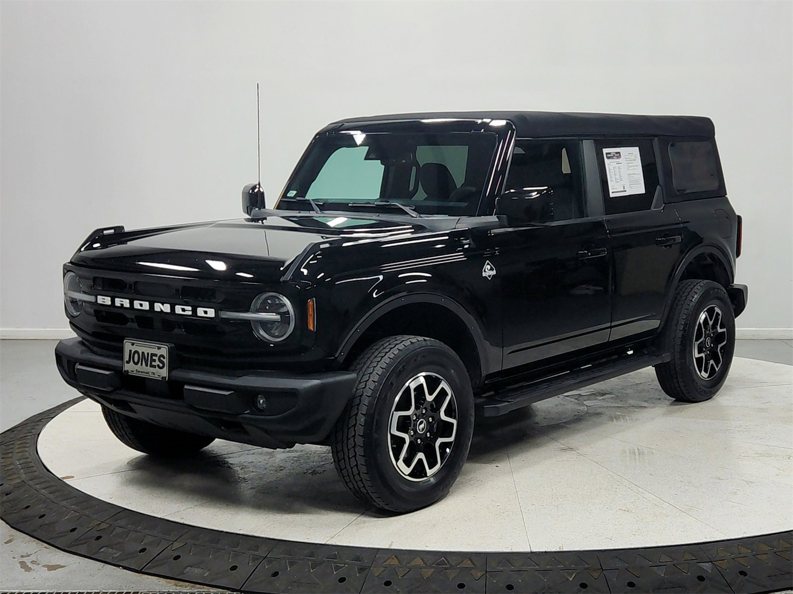 Used 2022 Ford Bronco Outer Banks image 3