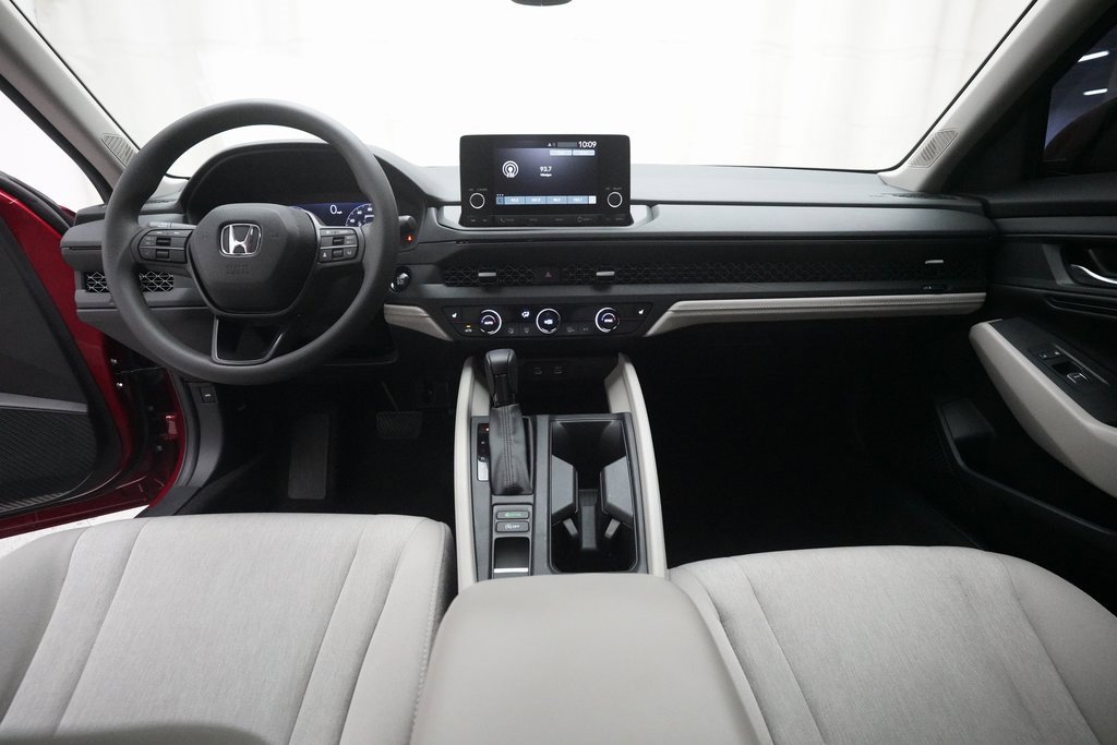 Used 2023 Honda Accord EX image 5