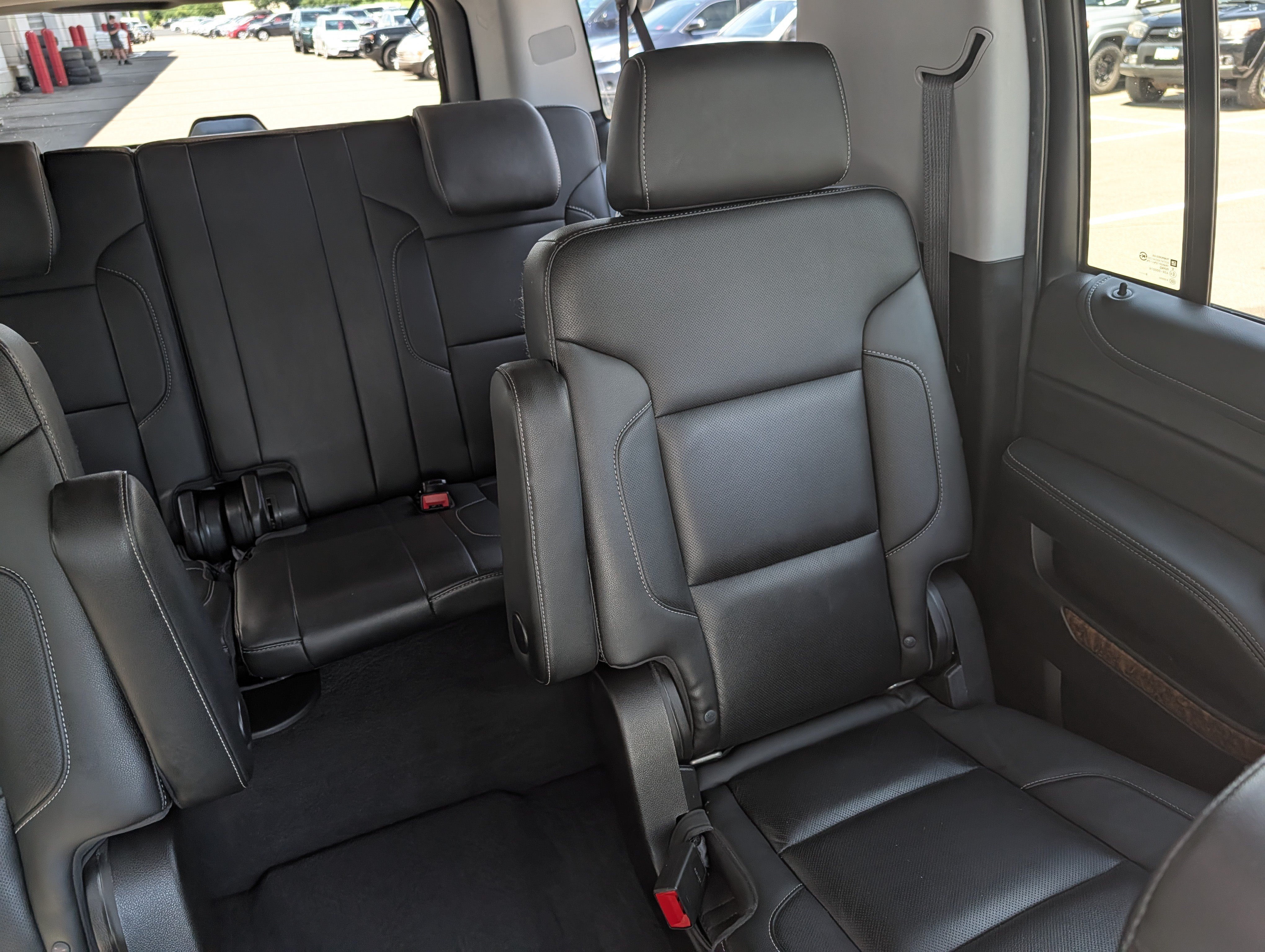 Used 2019 Chevrolet Suburban Premier AWD/4WD image 14