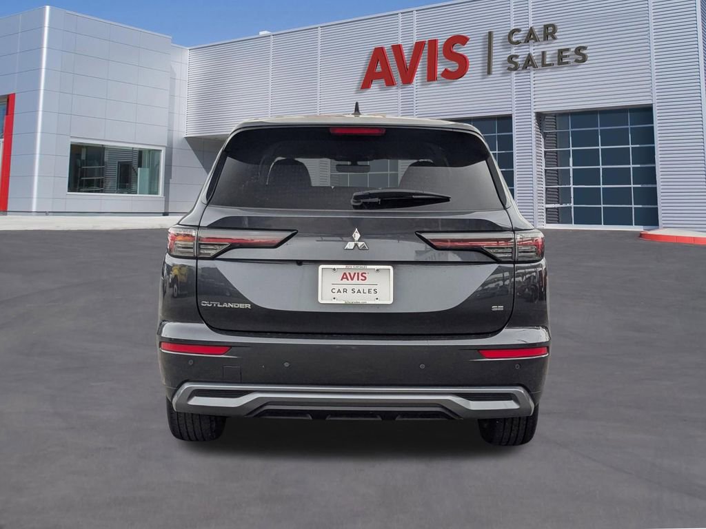 Used 2025 Mitsubishi Outlander SE FWD image 5