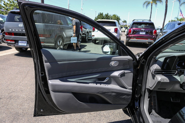 Certified 2026 Hyundai Elantra Sport FWD image 28