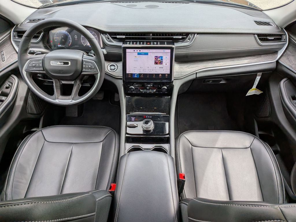 Used 2023 Jeep Grand Cherokee L Limited AWD/4WD image 22