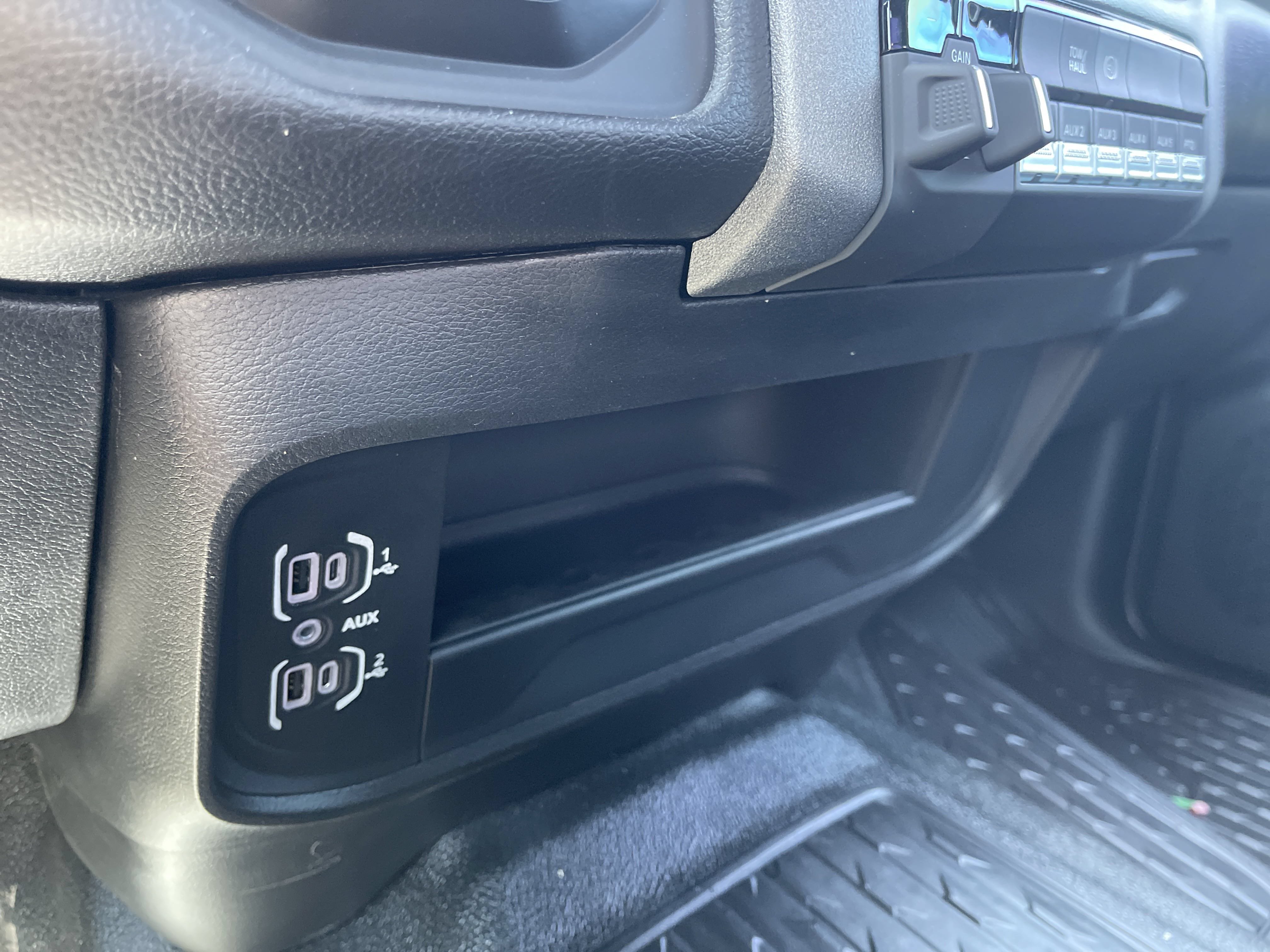 New 2026 RAM 3500 Tradesman AWD/4WD image 31