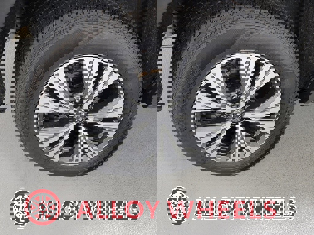 Used 2023 Nissan Rogue SV image 11