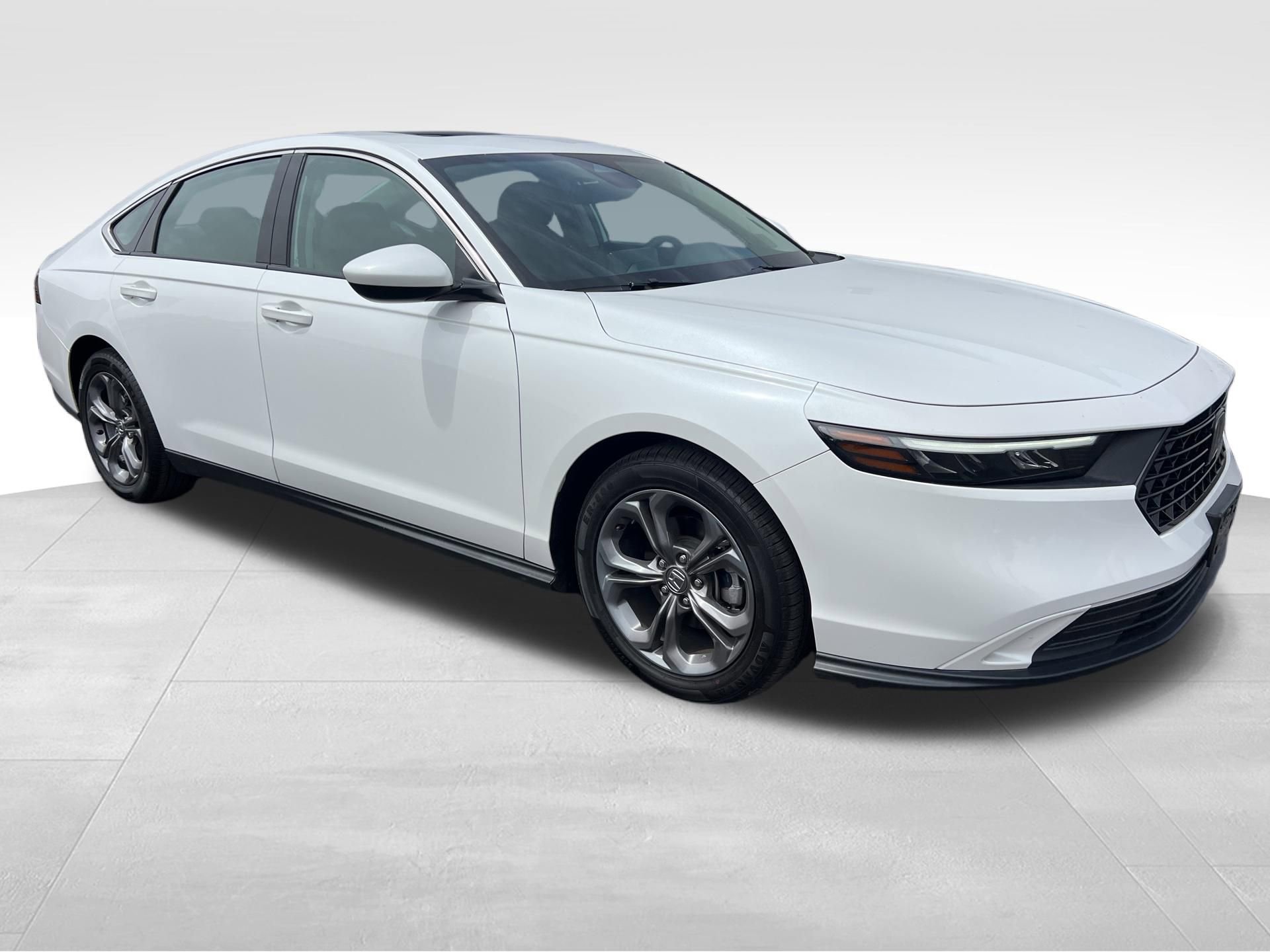 Used 2024 Honda Accord EX image 3