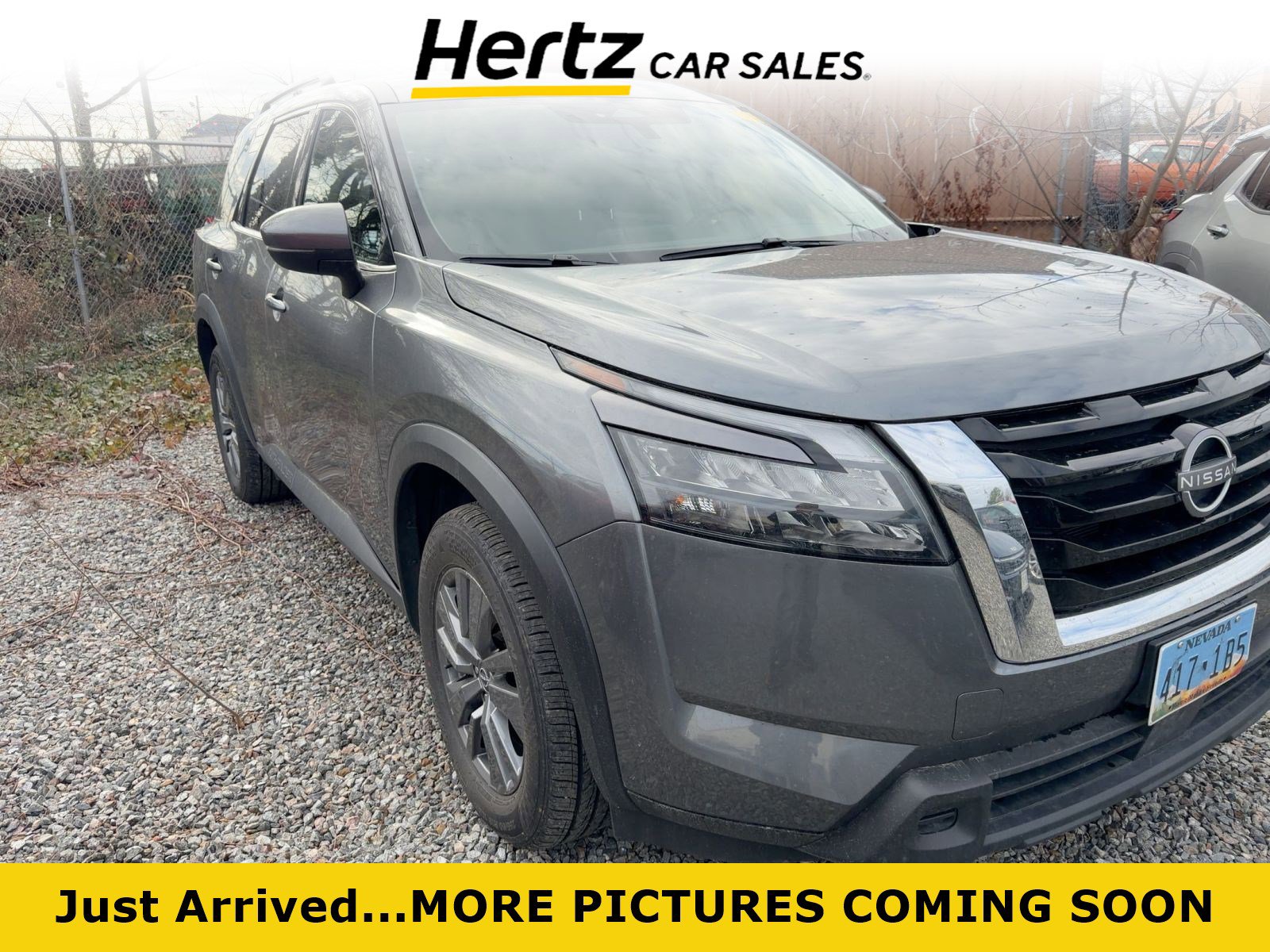 Used 2025 Nissan Pathfinder SV image 1