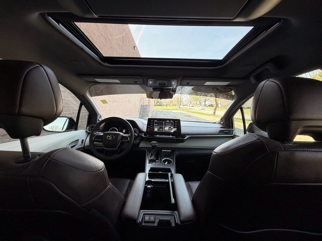 Used 2022 Toyota Sienna Platinum w/ Protection Package (TMS) image 36