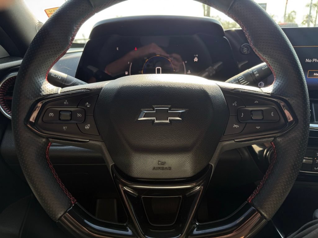 Used 2025 Chevrolet Trax RS w/ Driver Confidence Package FWD image 23