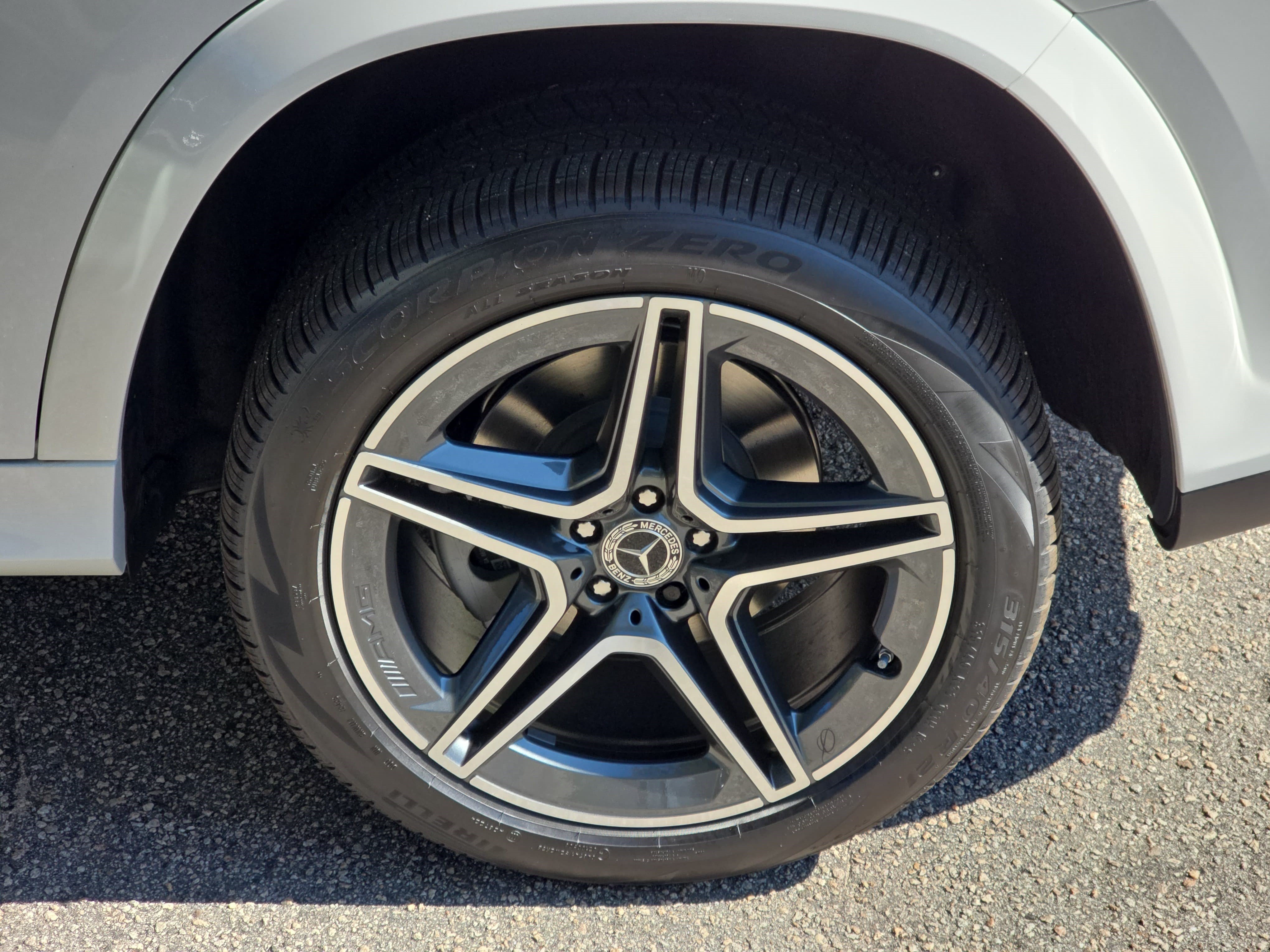 New 2027 Mercedes-Benz GLS 450 4MATIC image 35