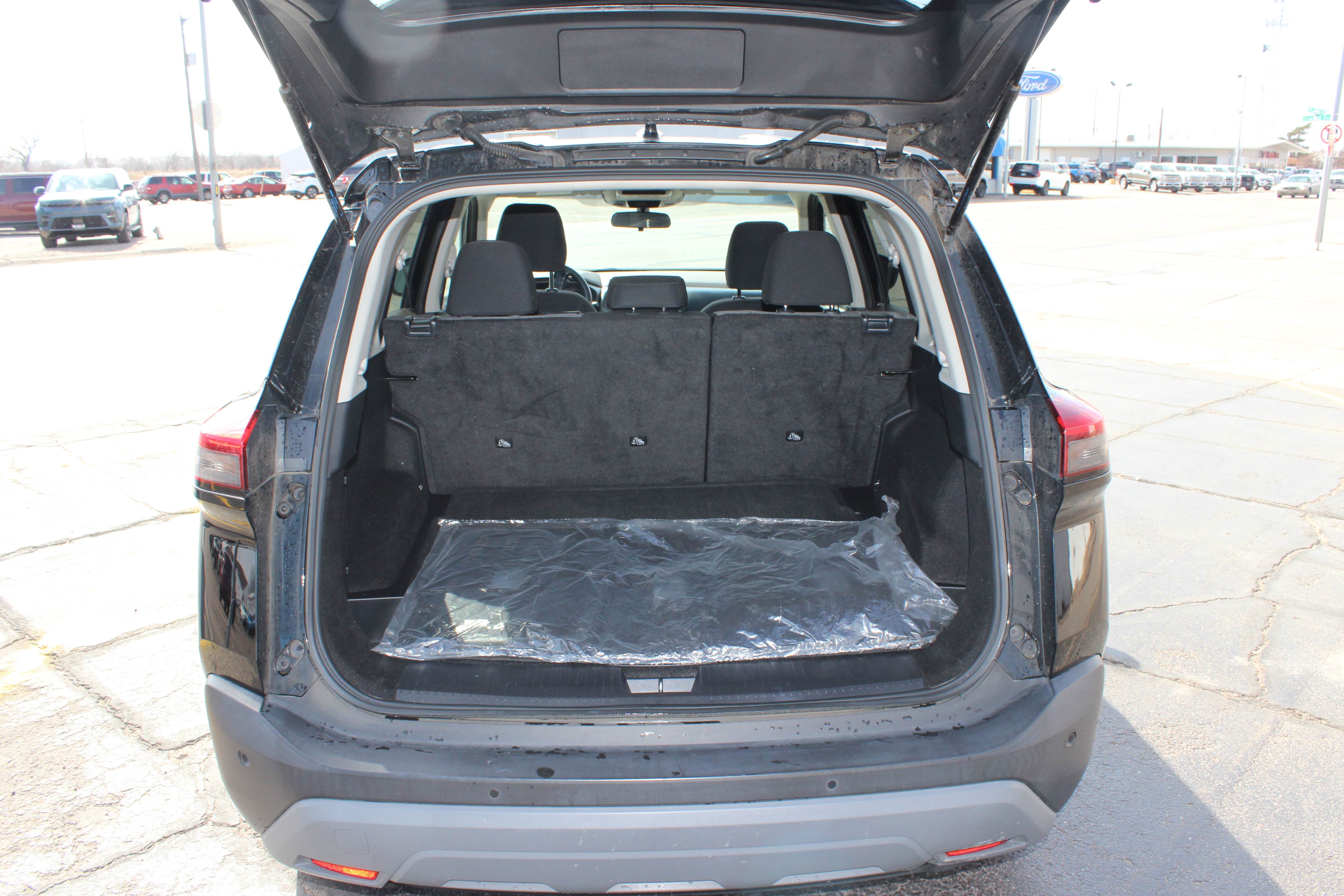 Used 2023 Nissan Rogue SV image 12