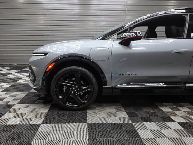 Used 2024 Chevrolet Equinox EV RS AWD/4WD image 39