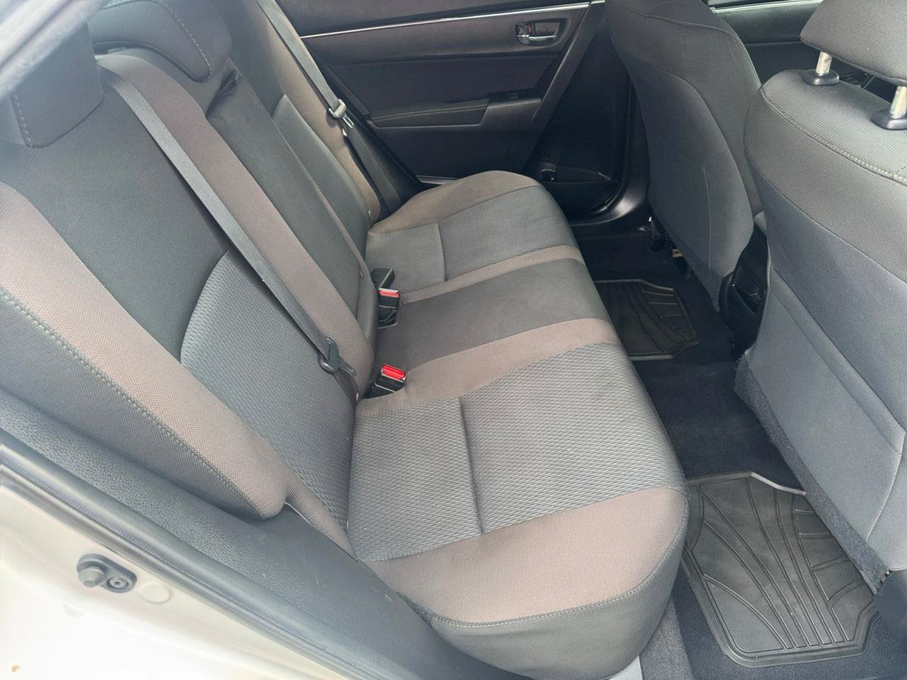 Used 2019 Toyota Corolla LE FWD image 13