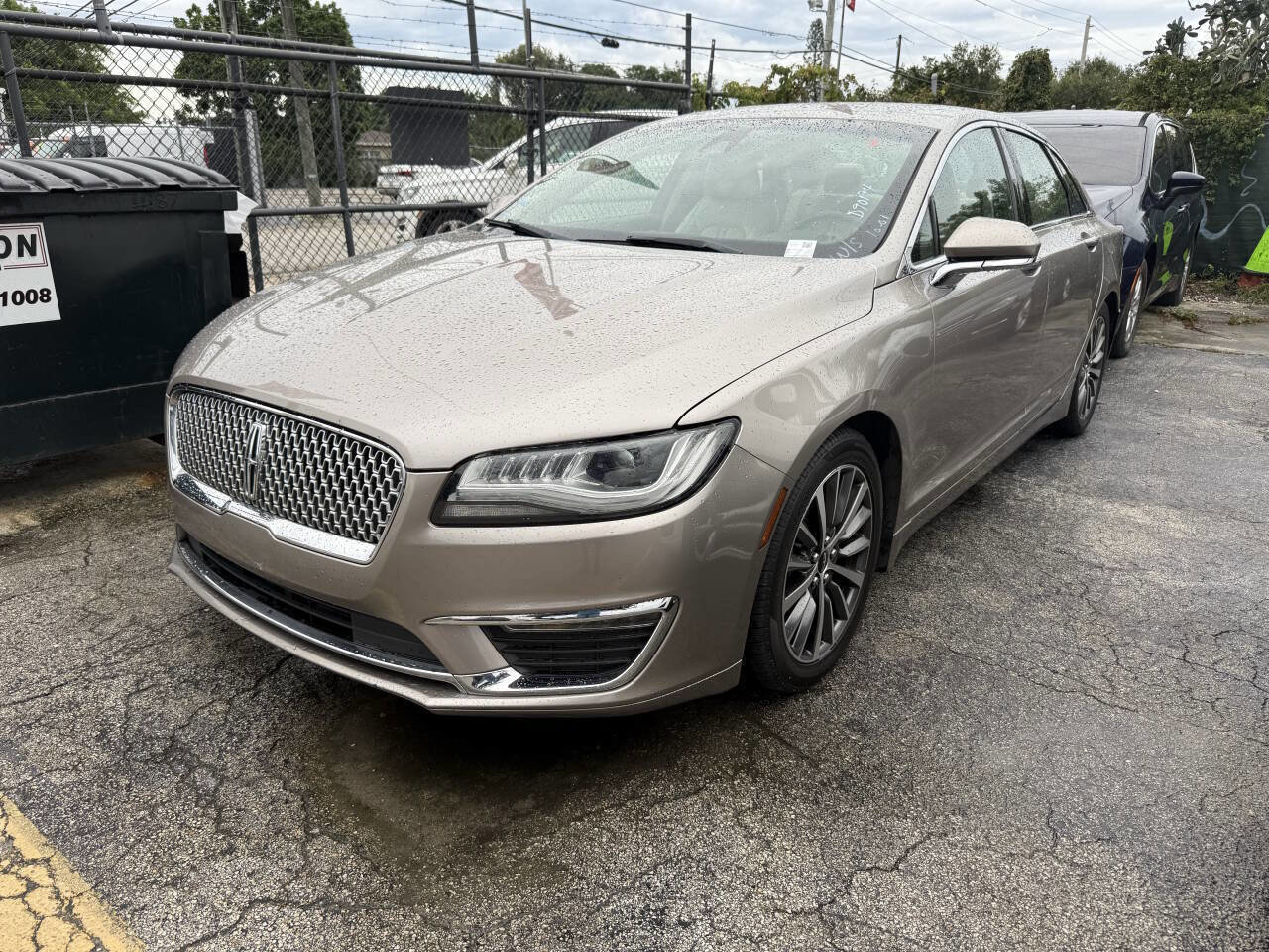 Used 2019 Lincoln MKZ Premiere image 2
