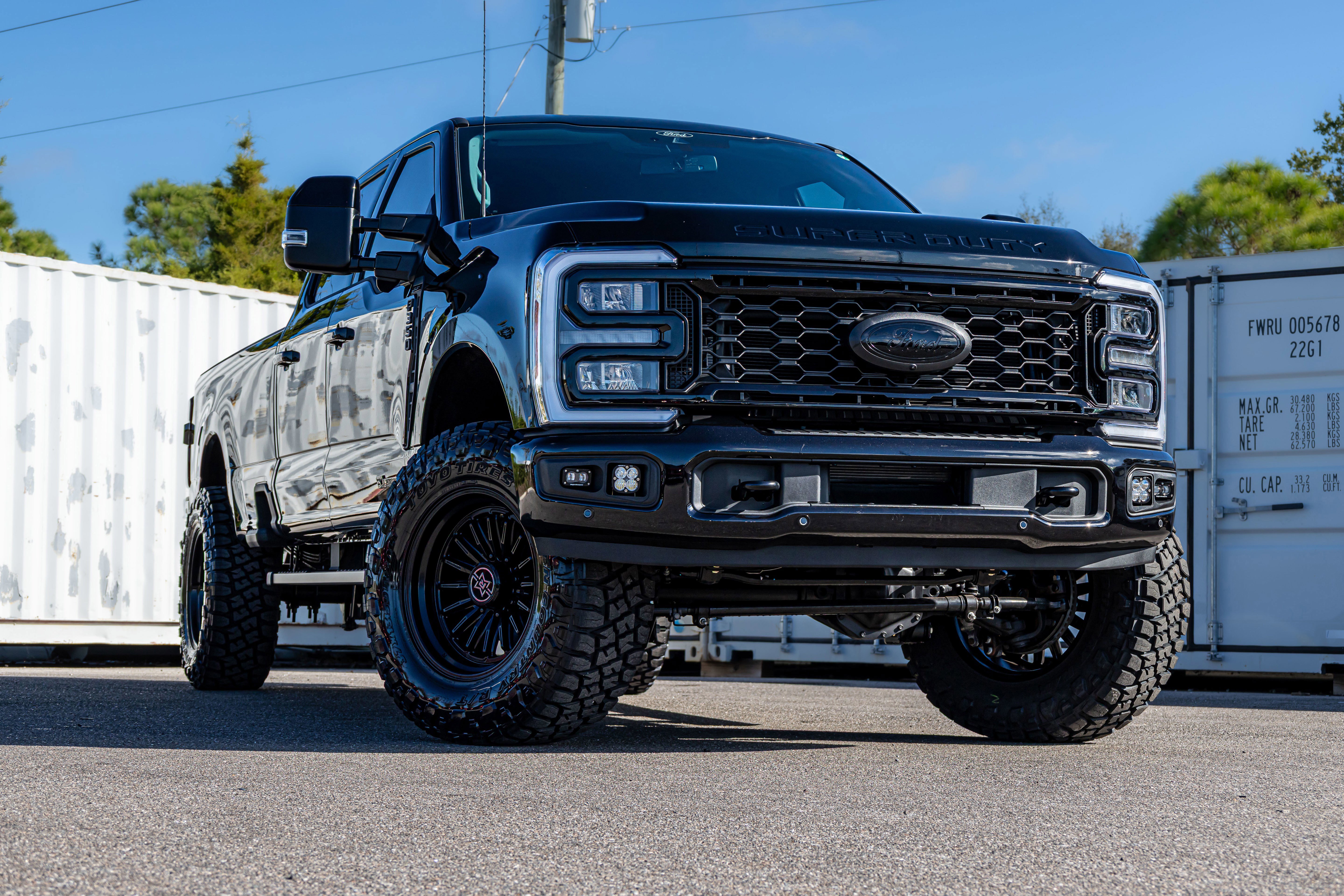 New 2025 Ford F350 Lariat w/ Lariat Ultimate Package image 3