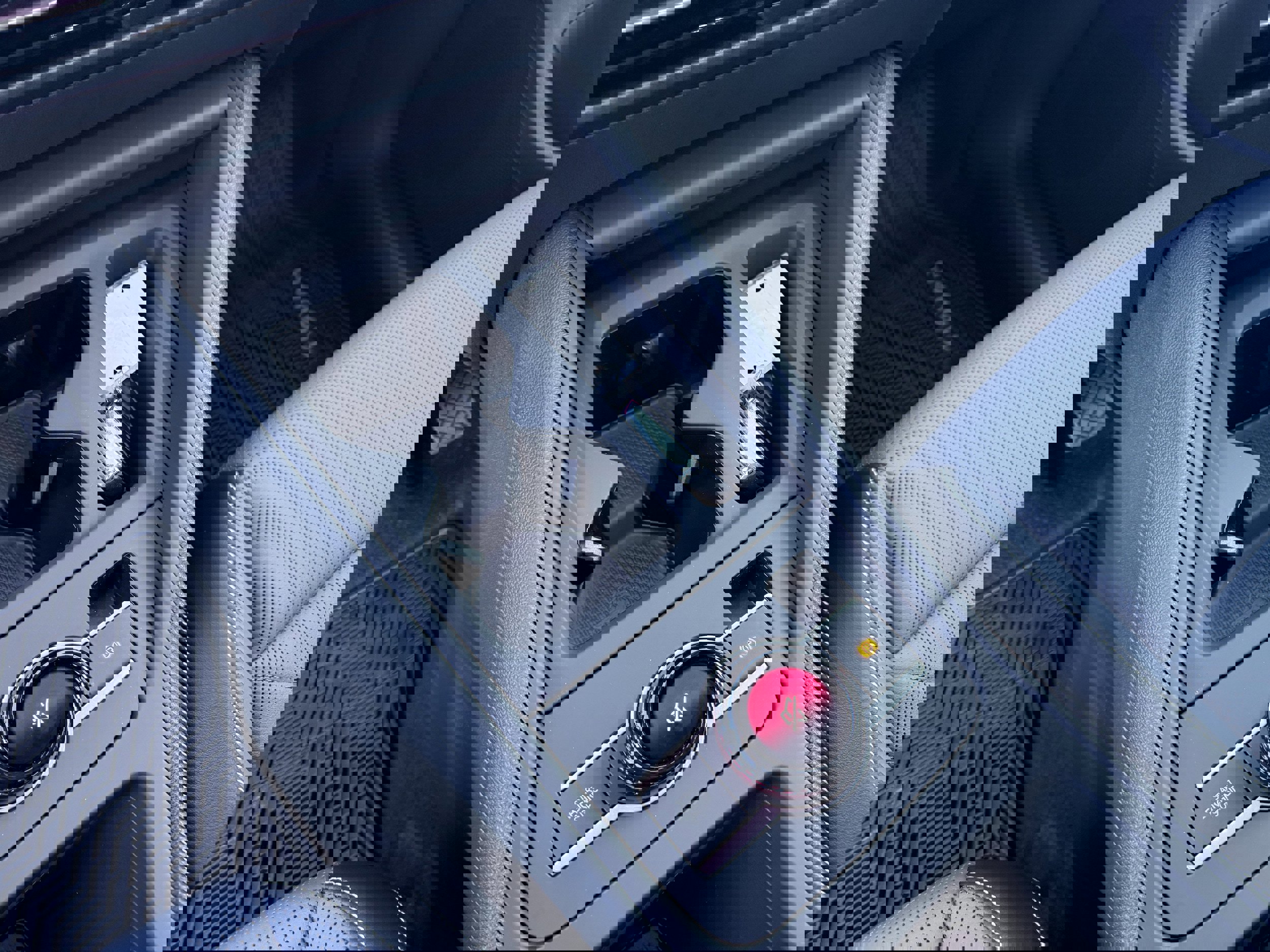 New 2025 Volkswagen Tiguan SE image 19