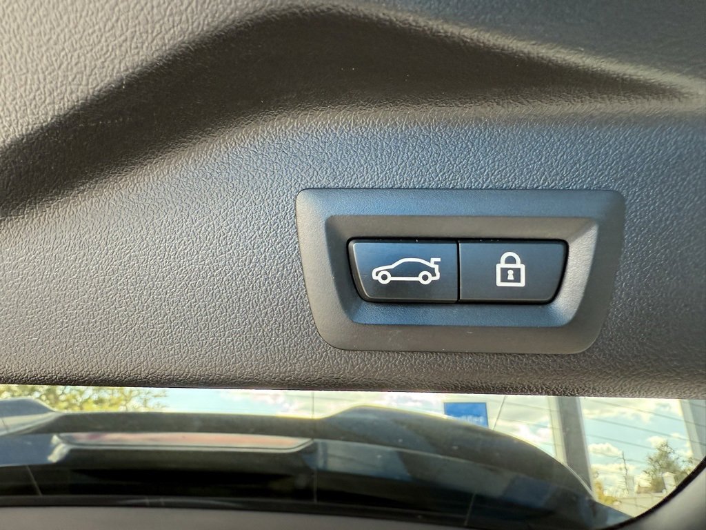 Used 2021 BMW X5 M w/ Executive Package image 42