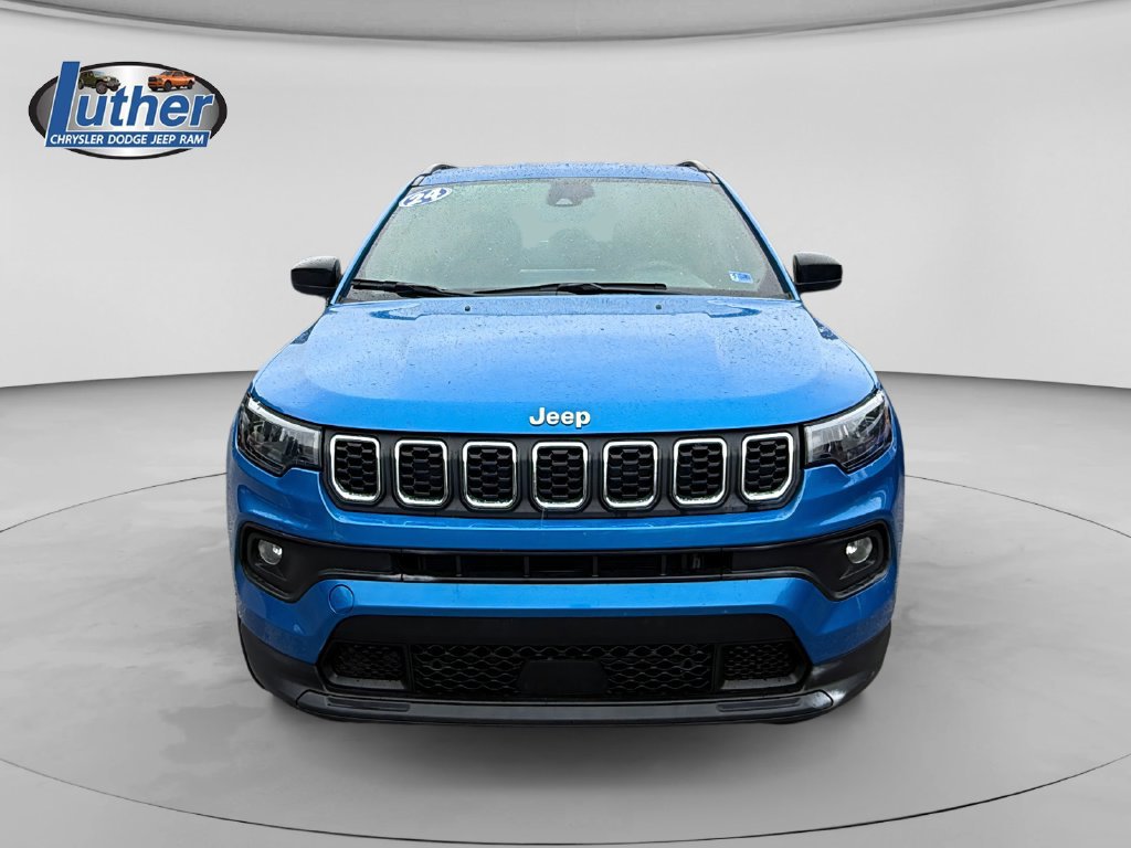 Used 2024 Jeep Compass Latitude AWD/4WD image 8