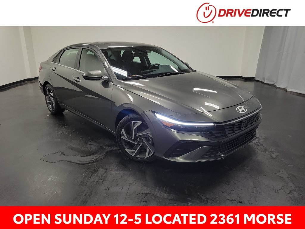 Used 2025 Hyundai Elantra SEL FWD image 1