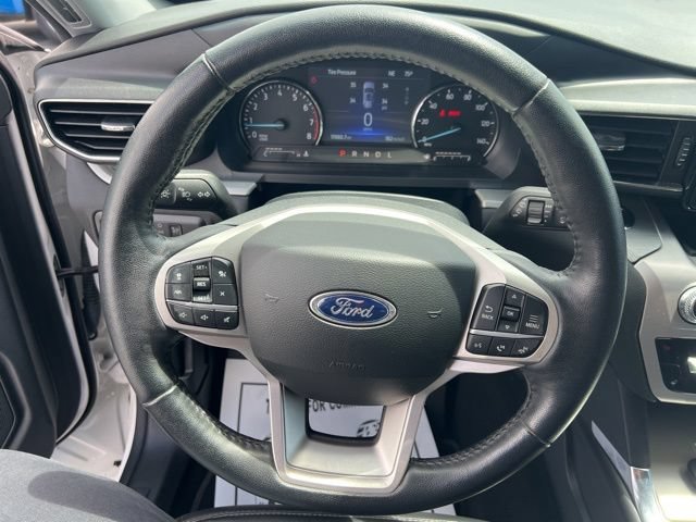 Certified 2022 Ford Explorer XLT w/ Equipment Group 202A RWD image 12