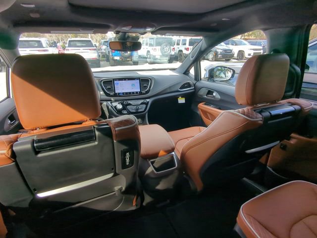New 2026 Chrysler Pacifica Pinnacle w/ Trailer Tow Group image 18