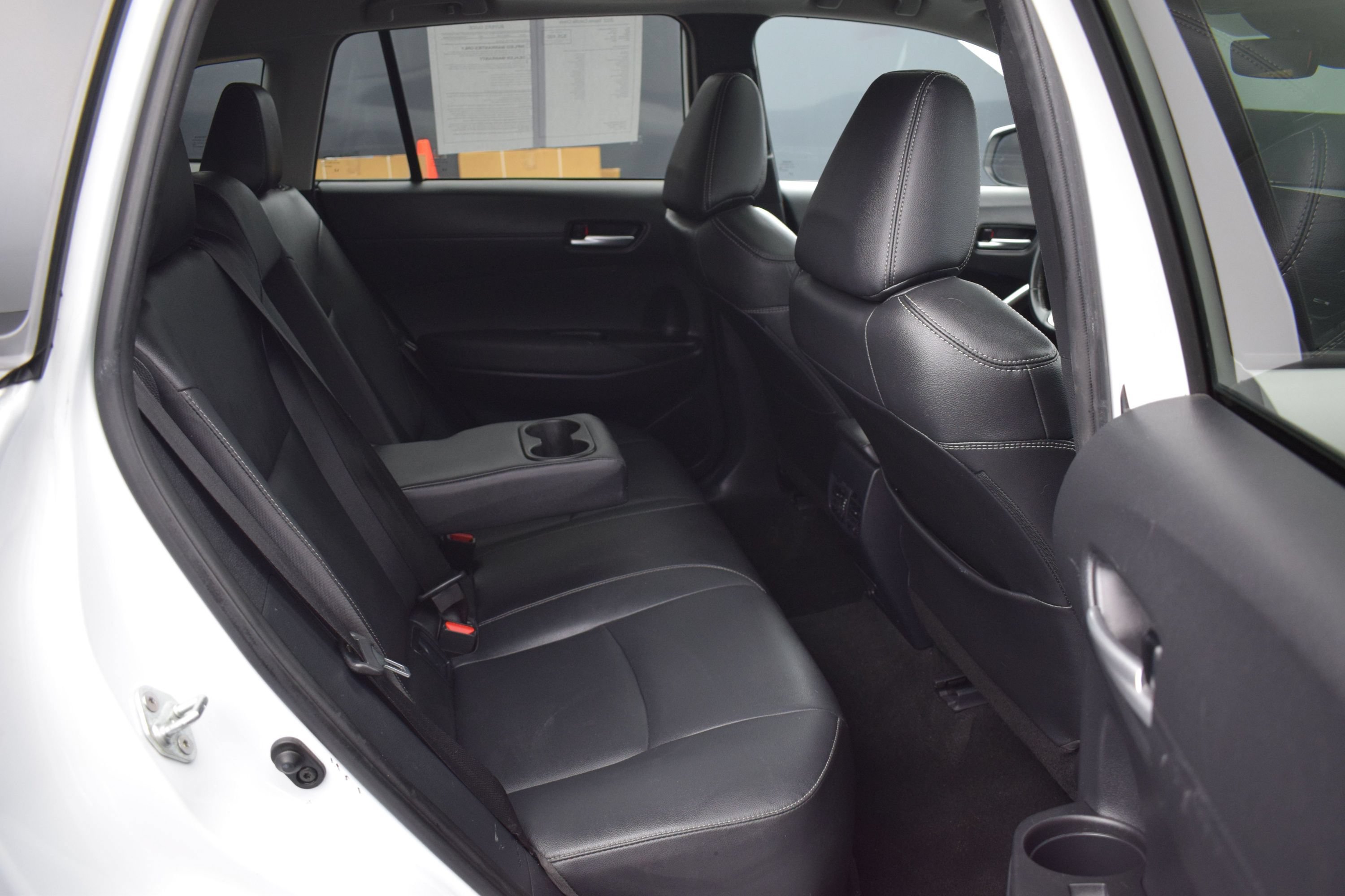 Used 2022 Toyota Corolla Cross XLE w/ Convenience Package AWD/4WD image 11