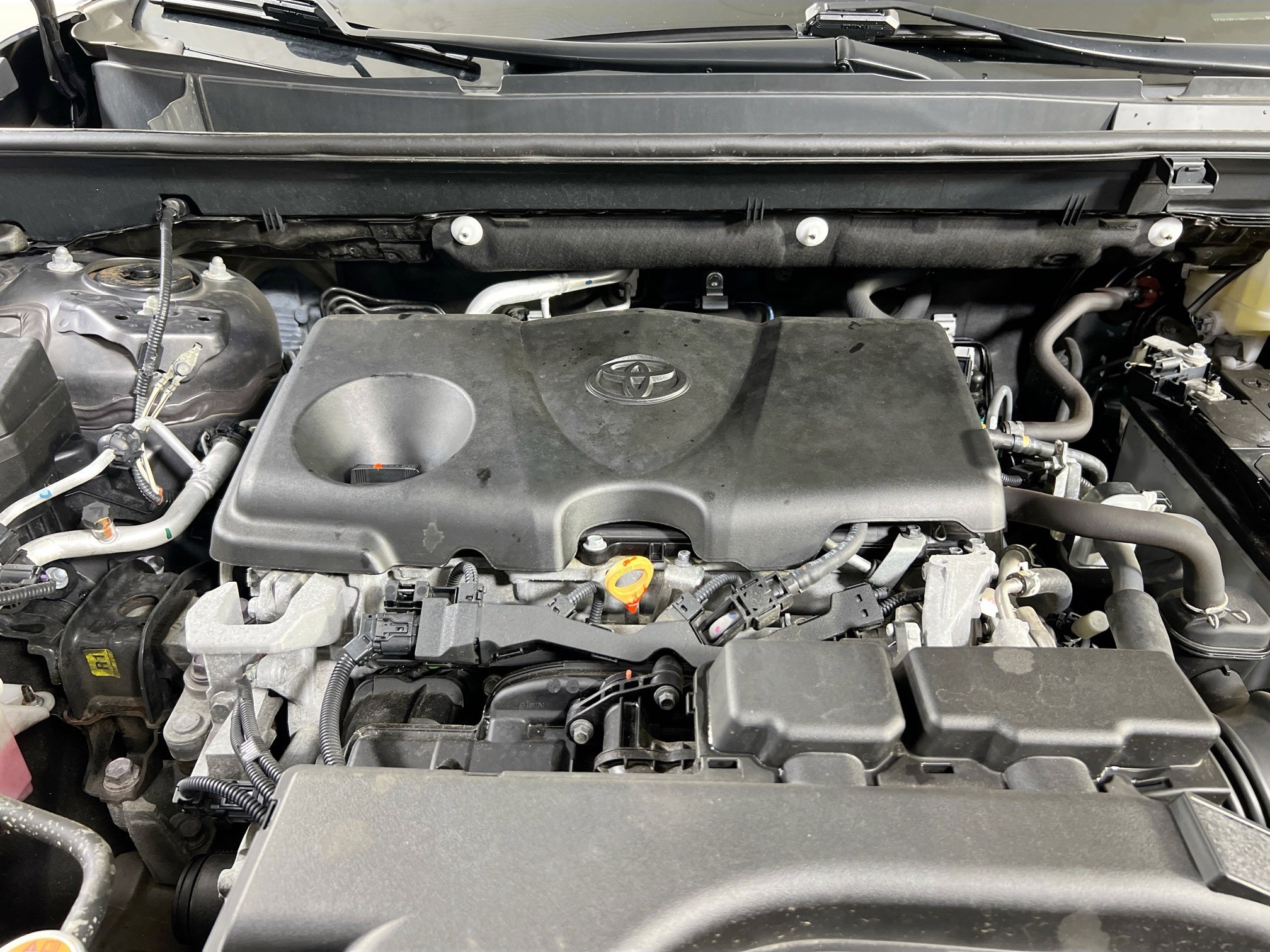 Used 2021 Toyota RAV4 XLE Premium image 29