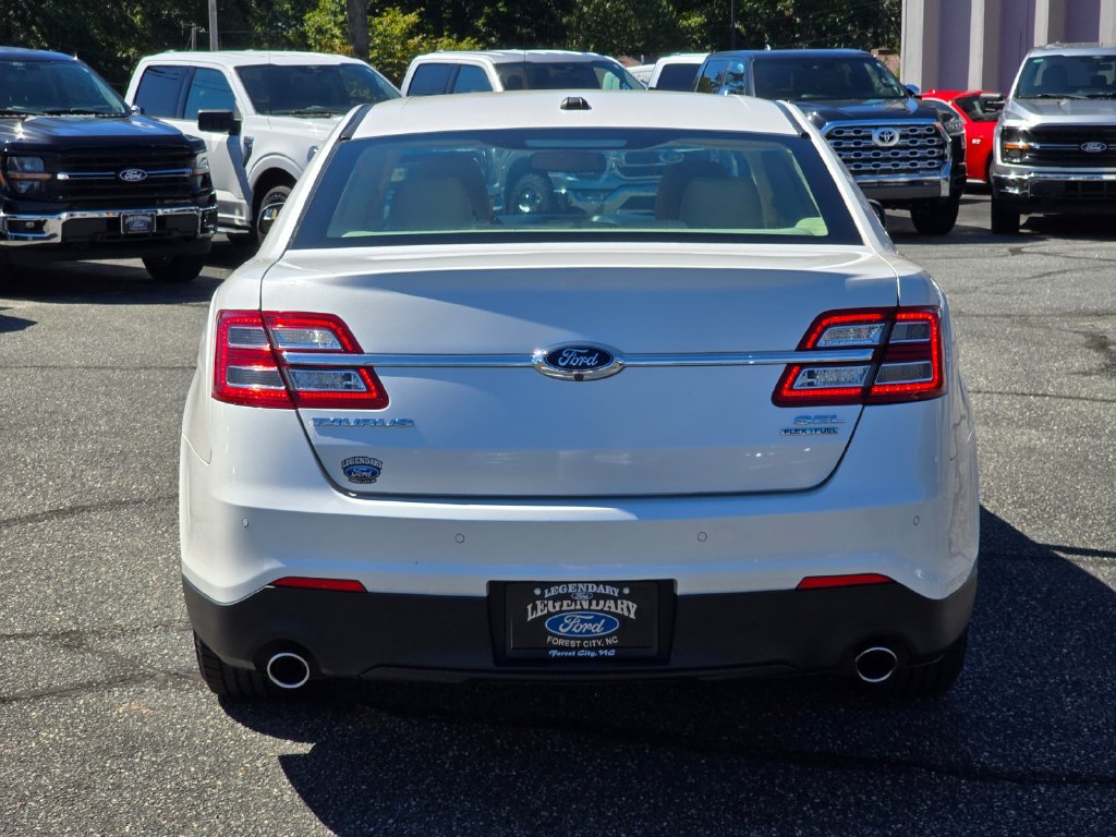 Used 2015 Ford Taurus SEL w/ Equipment Group 201A FWD image 24