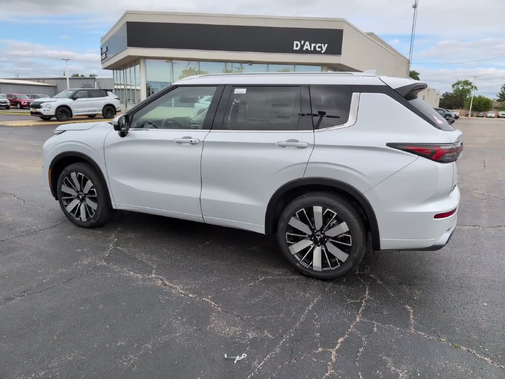 New 2026 Mitsubishi Outlander SEL AWD/4WD image 12