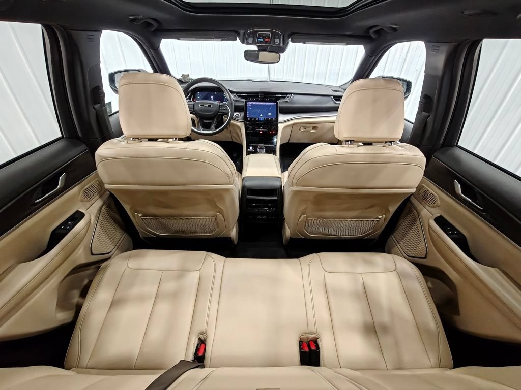 Used 2024 Jeep Grand Cherokee Limited 4xe AWD/4WD image 32