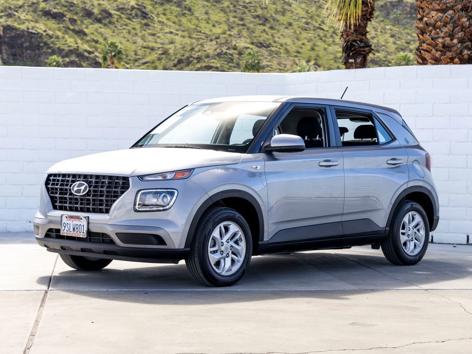 Used 2025 Hyundai Venue SE image 5