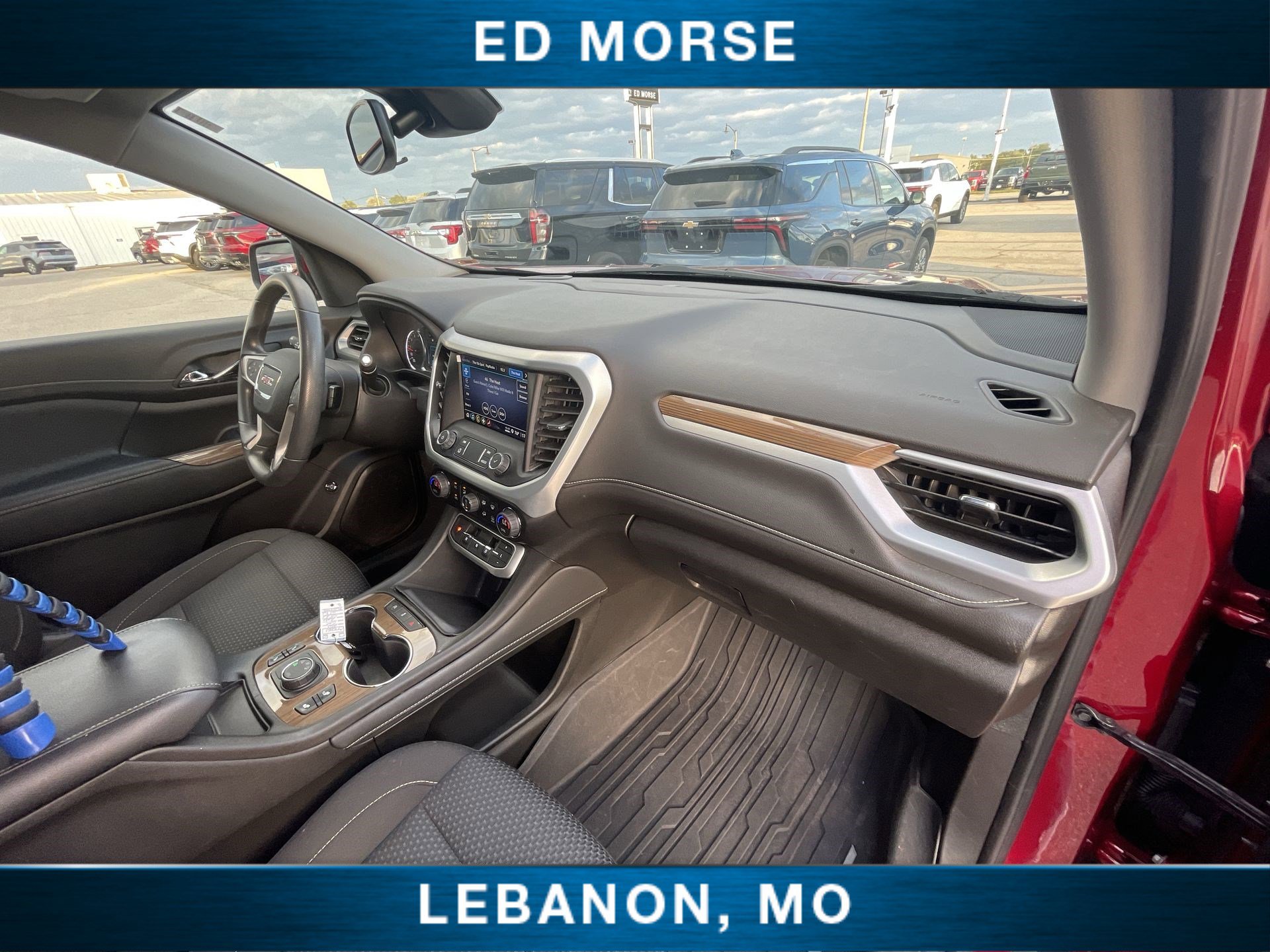 Used 2023 GMC Acadia SLE w/ Driver Convenience Package image 27