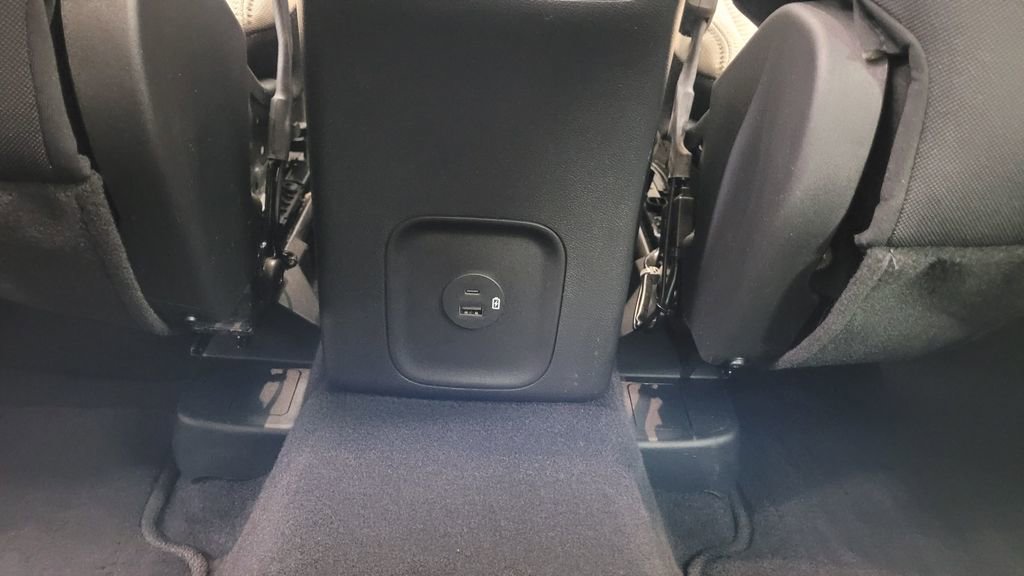 Used 2022 Ford Escape SE w/ Convenience Package image 30