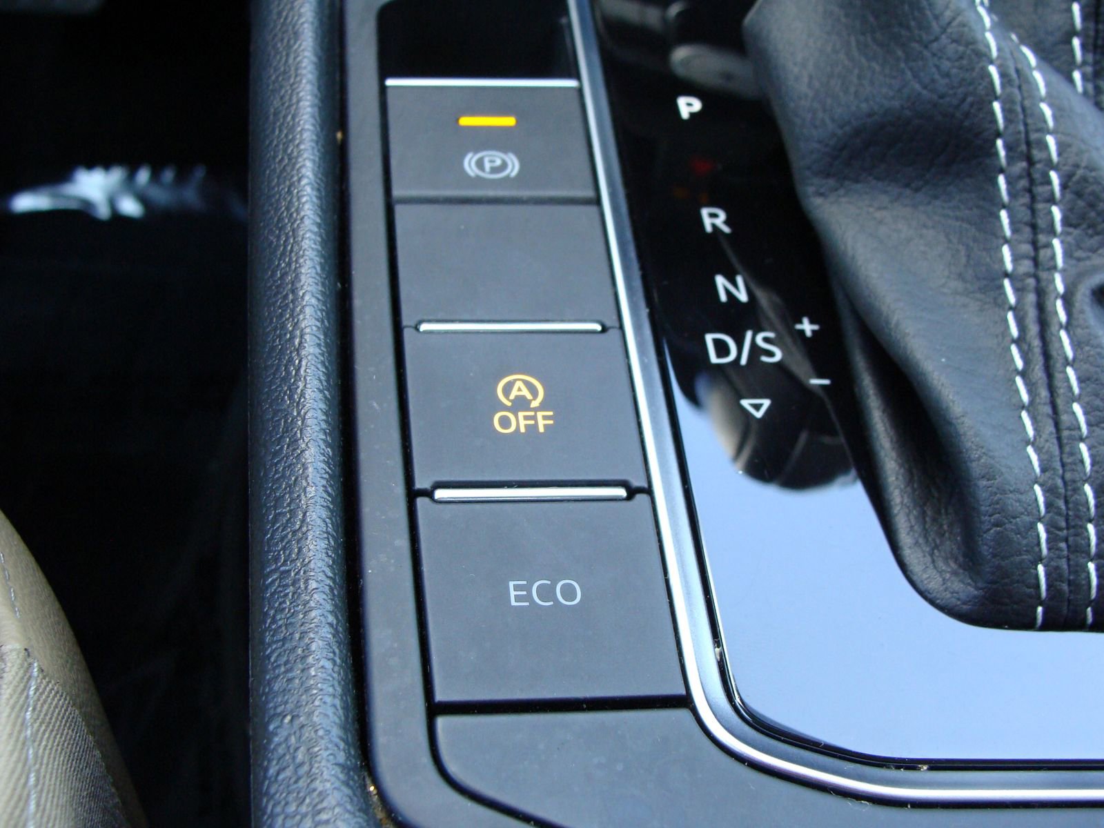 Used 2021 Volkswagen Jetta SE w/ SE Cold Weather Package image 29