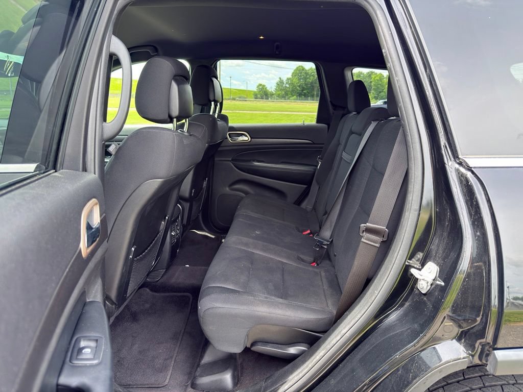 Used 2017 Jeep Grand Cherokee Laredo AWD/4WD image 25