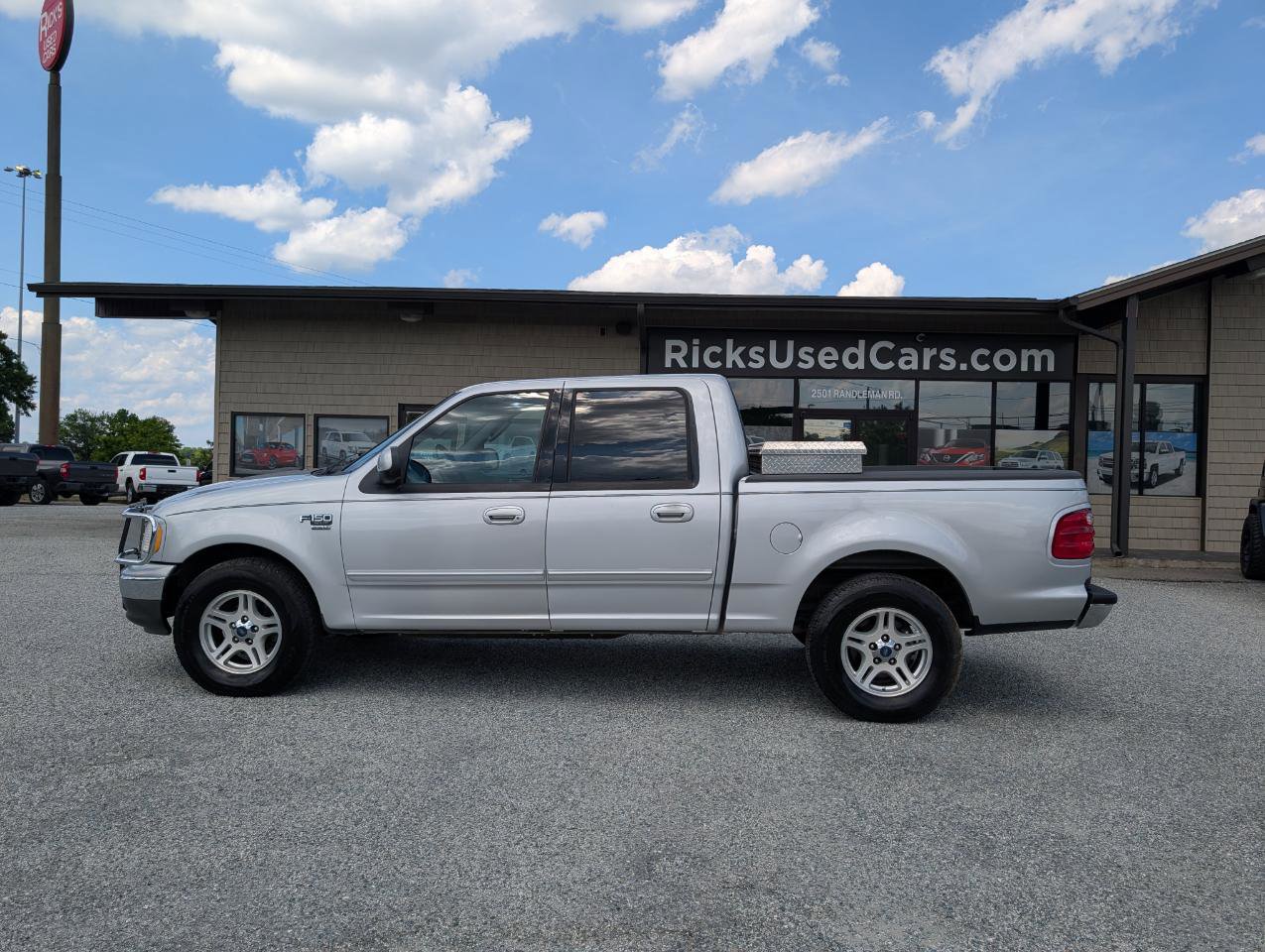 Used 2002 Ford F150 Lariat RWD image 8