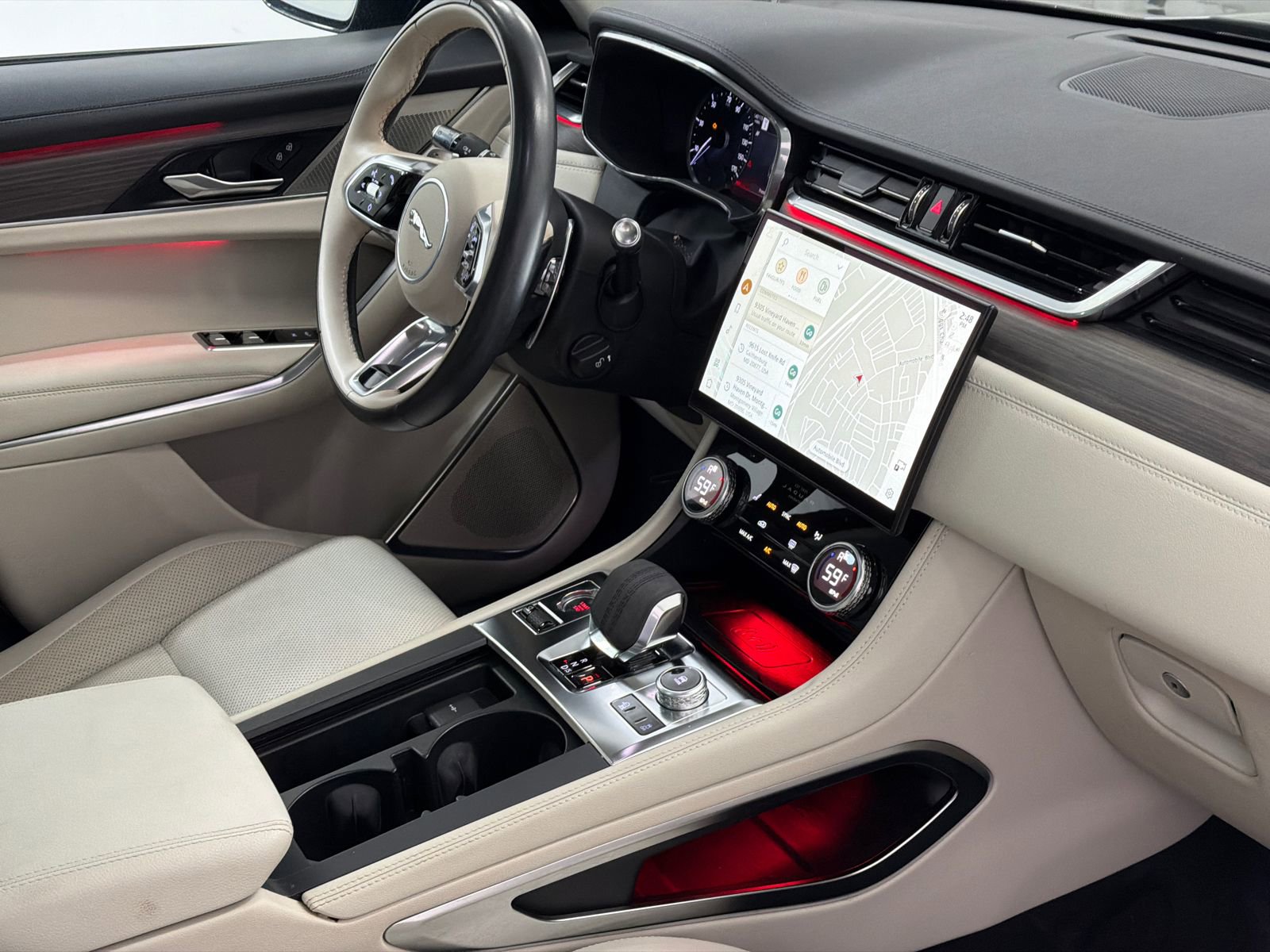 Used 2022 Jaguar F-PACE S image 10