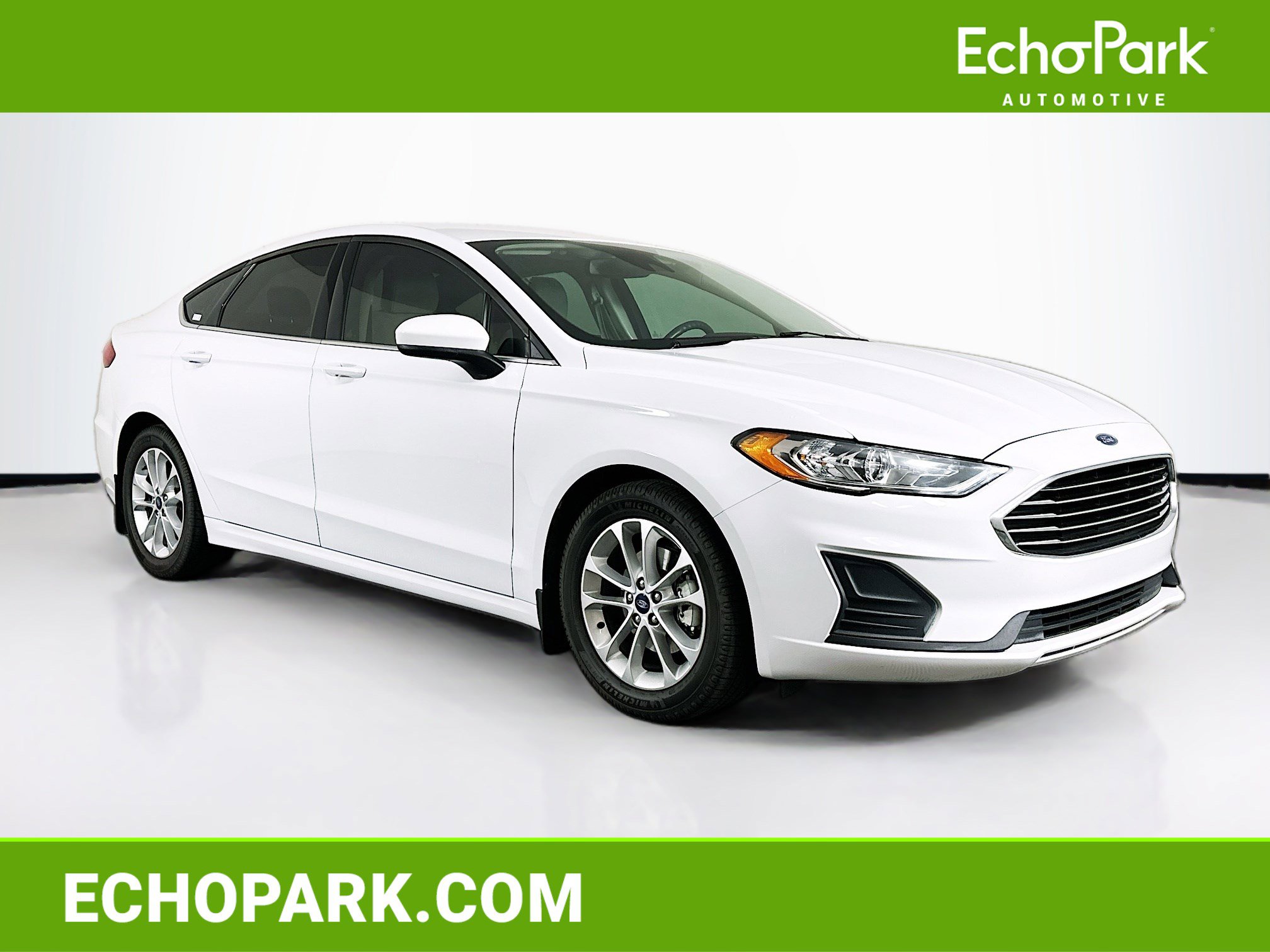 Used 2019 Ford Fusion SE image 1