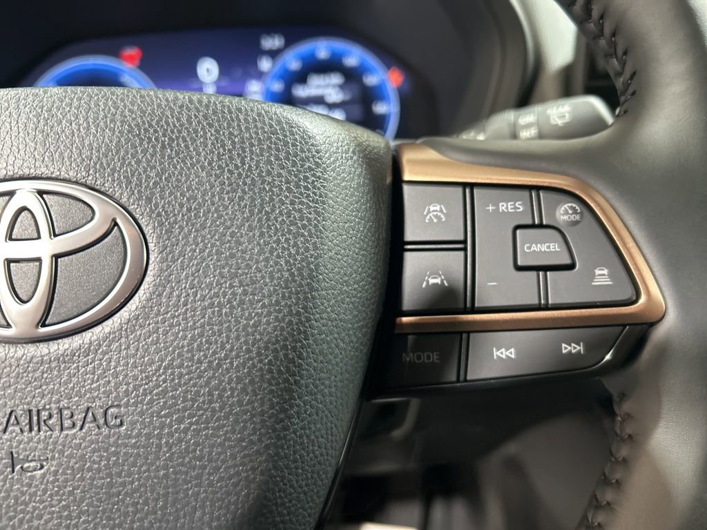 Used 2026 Toyota Grand Highlander AWD Hybrid image 25