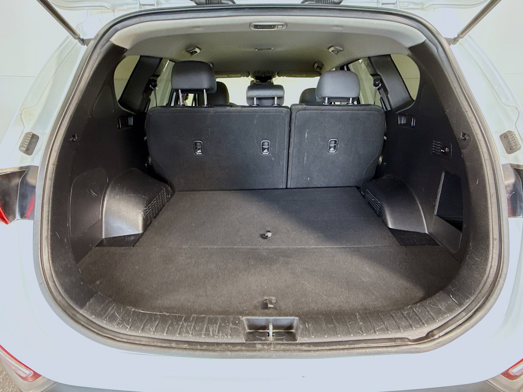 Used 2019 Hyundai Santa Fe SE image 34