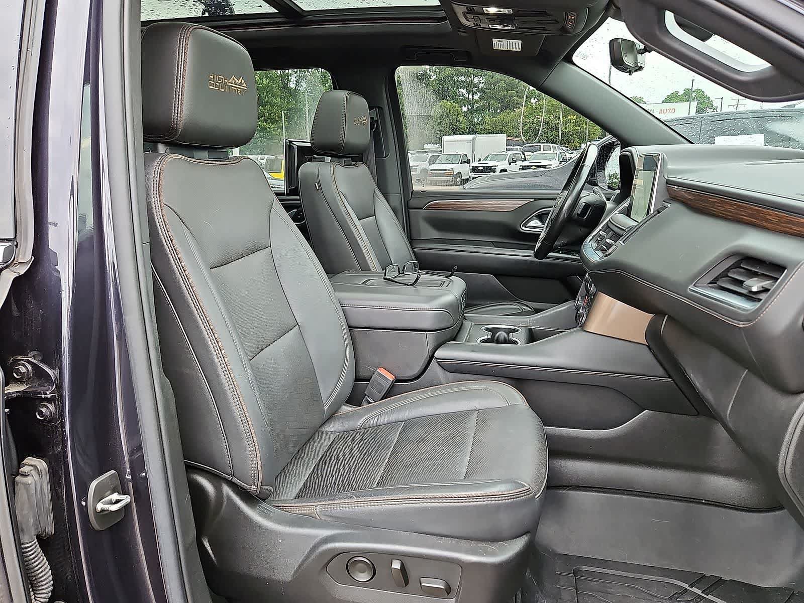 Used 2022 Chevrolet Tahoe High Country w/ Premium Package AWD/4WD image 35